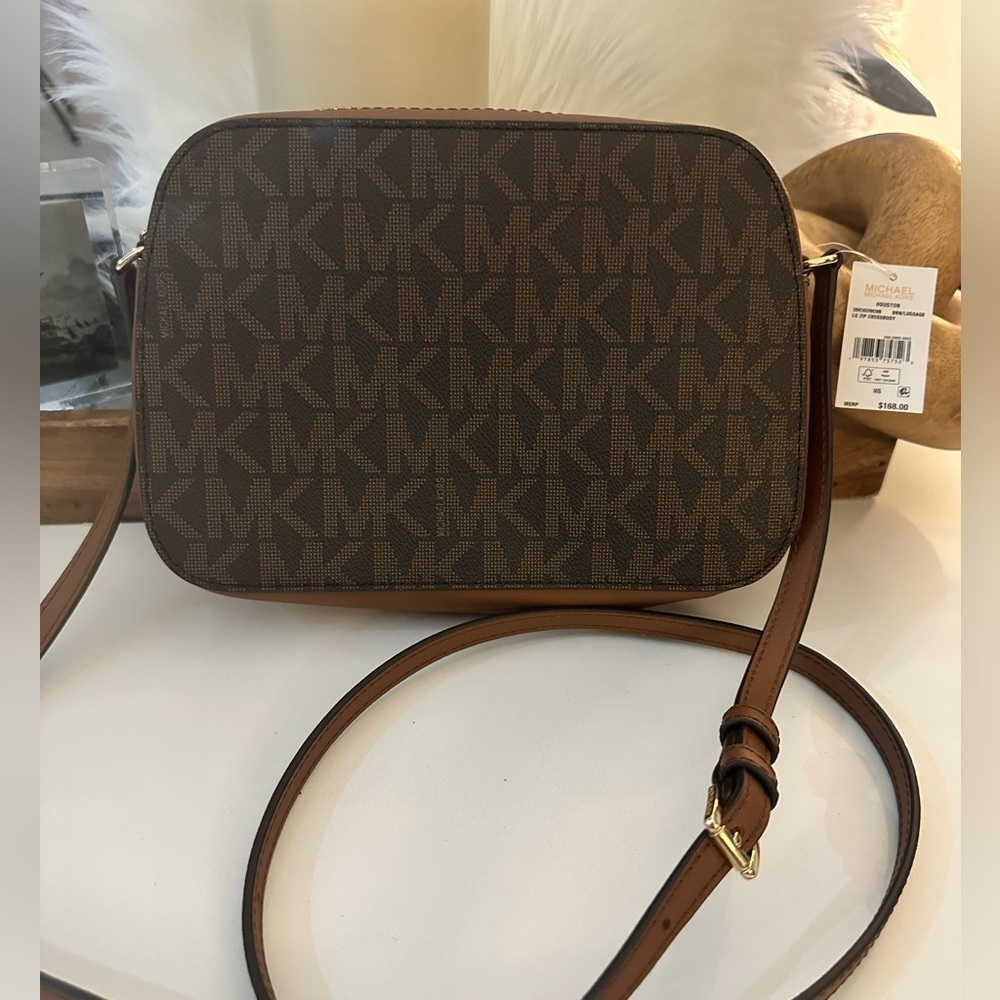 Michael Kors Houston LG Zip Crossbody – NWT - Picture 4 of 8